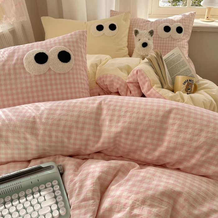 91家纺网 家纺一手货源 找家纺 桃心家居 2026新款A类亲肤舒适软糯云柔水洗棉大眼睛毛巾绣混搭格子撞色系列四件套 云柔水洗棉-大眼粉小格奶黄