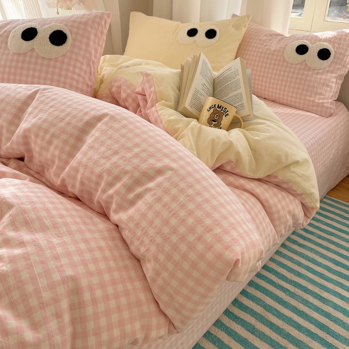 91家纺网 家纺一手货源 找家纺 桃心家居 2026新款A类亲肤舒适软糯云柔水洗棉大眼睛毛巾绣混搭格子撞色系列四件套 云柔水洗棉-大眼粉小格奶黄