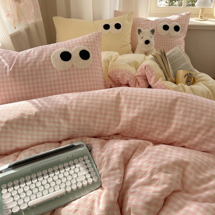 91家纺网 家纺一手货源 找家纺 桃心家居 2026新款A类亲肤舒适软糯云柔水洗棉大眼睛毛巾绣混搭格子撞色系列四件套 云柔水洗棉-大眼粉小格奶黄