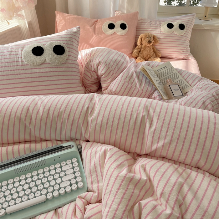 91家纺网 家纺一手货源 找家纺 桃心家居 2026新款A类亲肤舒适软糯云柔水洗棉大眼睛毛巾绣混搭格子撞色系列四件套 云柔水洗棉-大眼粉条粉