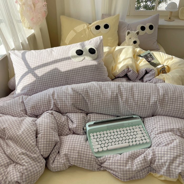 91家纺网 家纺一手货源 找家纺 桃心家居 2026新款A类亲肤舒适软糯云柔水洗棉大眼睛毛巾绣混搭格子撞色系列四件套 云柔水洗棉-大眼紫小格奶黄