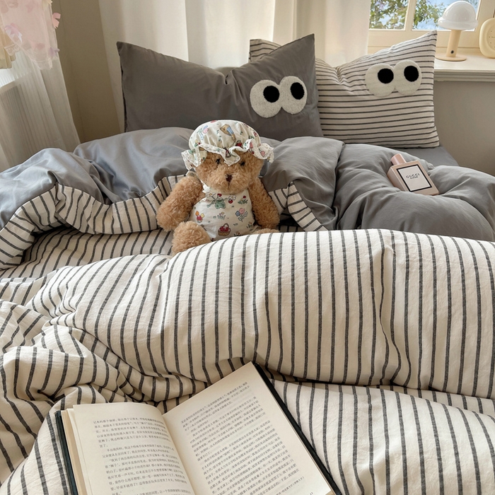 91家纺网 家纺一手货源 找家纺 桃心家居 2026新款A类亲肤舒适软糯云柔水洗棉大眼睛毛巾绣混搭格子撞色系列四件套 云柔水洗棉-大眼灰条拿铁