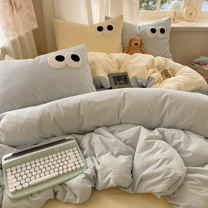 91家纺网 家纺一手货源 找家纺 桃心家居 2026新款A类亲肤舒适软糯云柔水洗棉大眼睛毛巾绣混搭格子撞色系列四件套 云柔水洗棉-大眼奶黄小蓝格2