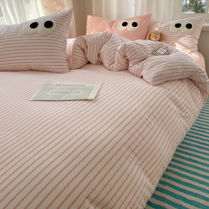 91家纺网 家纺一手货源 找家纺 桃心家居 2026新款A类亲肤舒适软糯云柔水洗棉大眼睛毛巾绣混搭格子撞色系列四件套 云柔水洗棉-大眼粉条粉