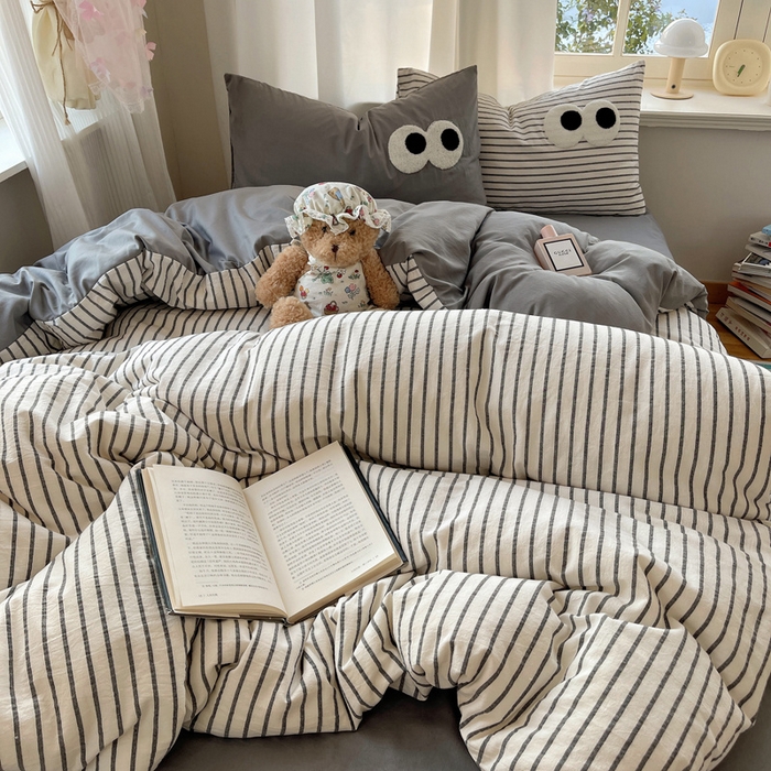 91家纺网 家纺一手货源 找家纺 桃心家居 2026新款A类亲肤舒适软糯云柔水洗棉大眼睛毛巾绣混搭格子撞色系列四件套 云柔水洗棉-大眼灰条拿铁