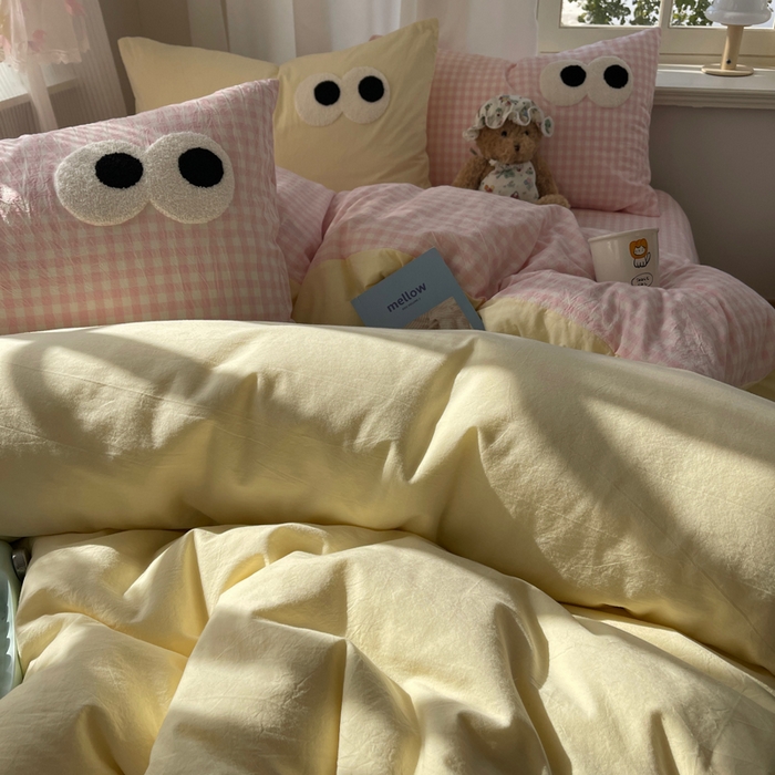 91家纺网 家纺一手货源 找家纺 桃心家居 2026新款A类亲肤舒适软糯云柔水洗棉大眼睛毛巾绣混搭格子撞色系列四件套 云柔水洗棉-大眼粉小格奶黄2