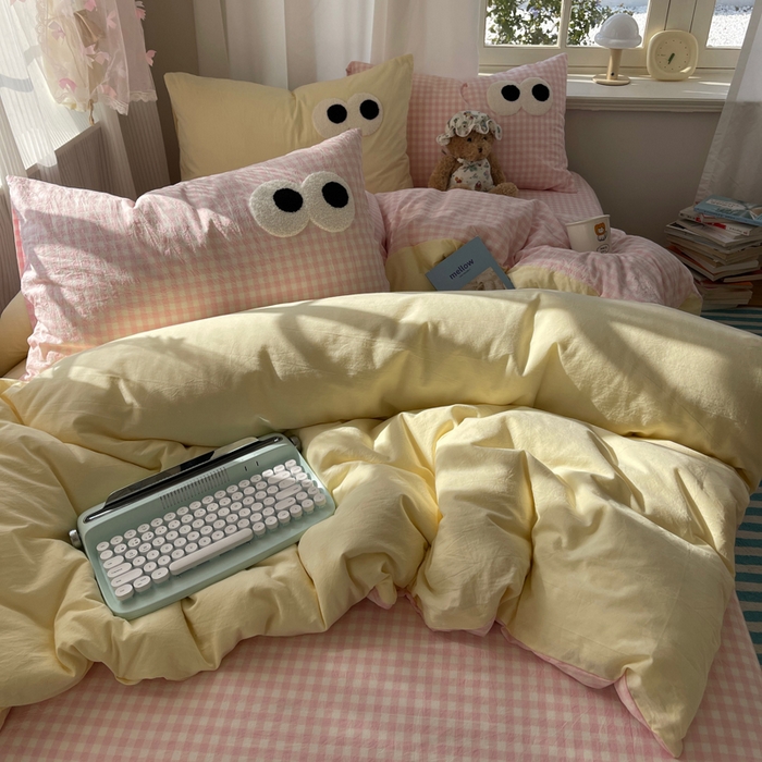 91家纺网 家纺一手货源 找家纺 桃心家居 2026新款A类亲肤舒适软糯云柔水洗棉大眼睛毛巾绣混搭格子撞色系列四件套 云柔水洗棉-大眼粉小格奶黄2