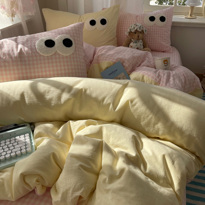 91家纺网 家纺一手货源 找家纺 桃心家居 2026新款A类亲肤舒适软糯云柔水洗棉大眼睛毛巾绣混搭格子撞色系列四件套 云柔水洗棉-大眼粉小格奶黄2