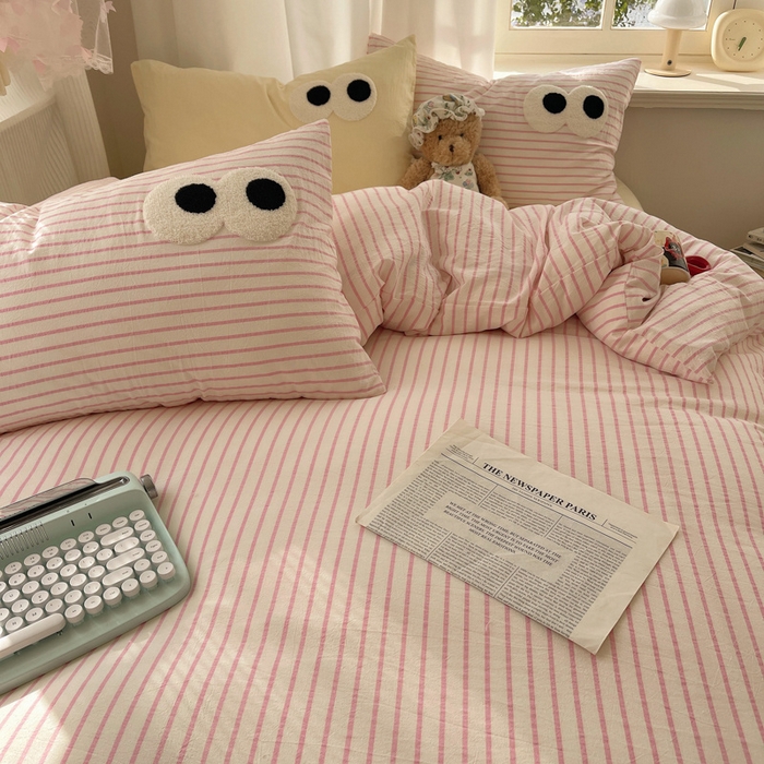 91家纺网 家纺一手货源 找家纺 桃心家居 2026新款A类亲肤舒适软糯云柔水洗棉大眼睛毛巾绣混搭格子撞色系列四件套 云柔水洗棉-大眼粉粉条奶黄