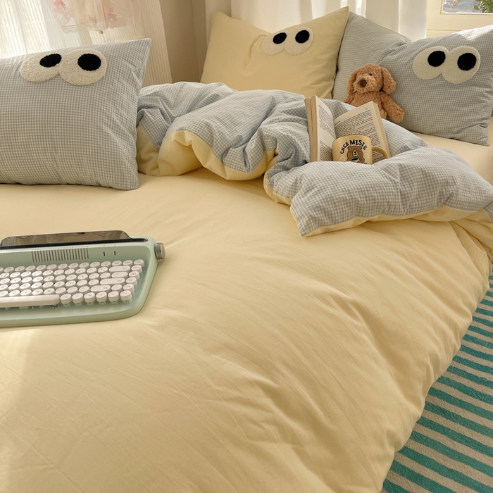 91家纺网 家纺一手货源 找家纺 桃心家居 2026新款A类亲肤舒适软糯云柔水洗棉大眼睛毛巾绣混搭格子撞色系列四件套 云柔水洗棉-大眼奶黄小蓝格