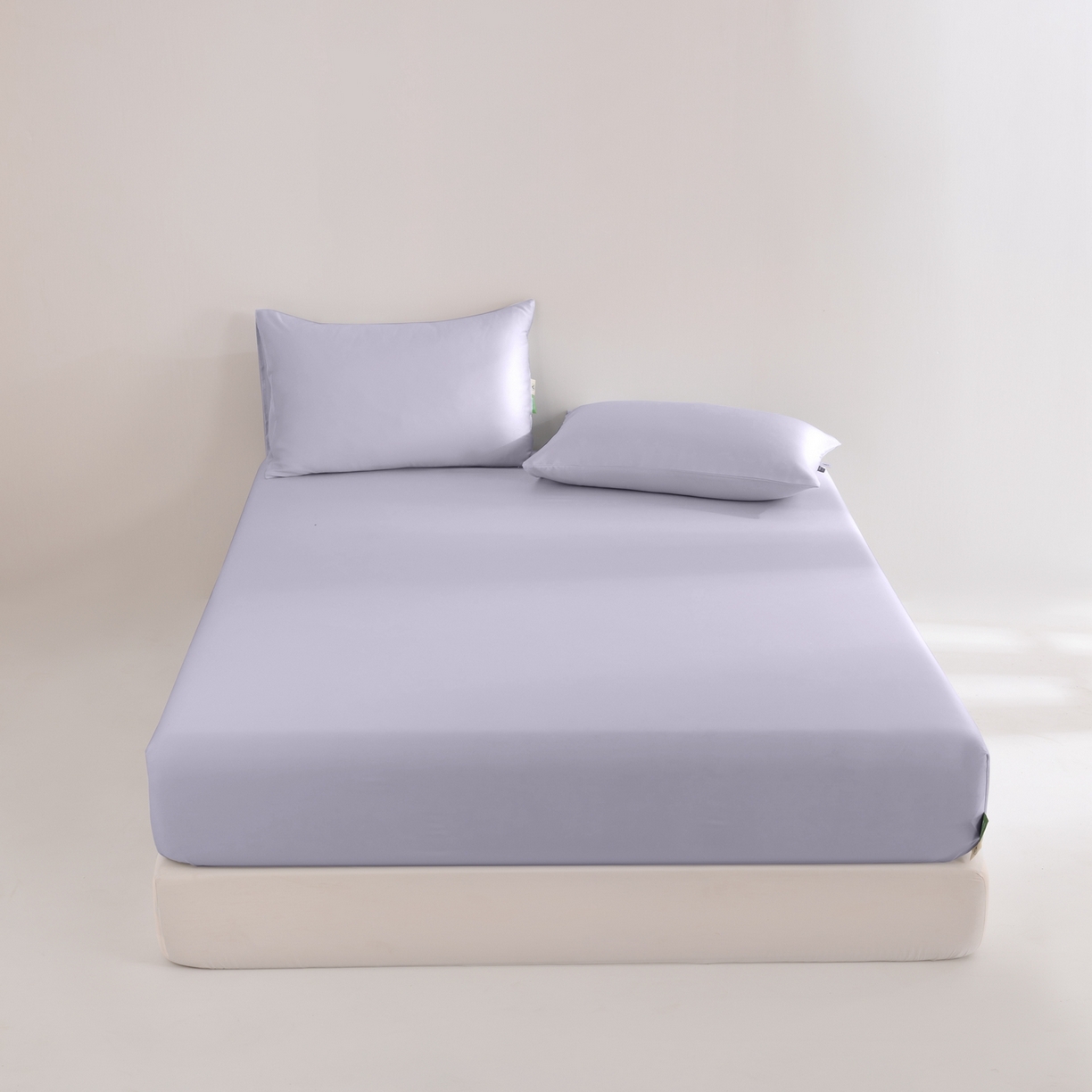 91家纺网 家纺一手货源 找家纺 眠博士 2026新款60S天丝莱赛尔纯色床笠-场景二 60S天丝床笠-迷香紫