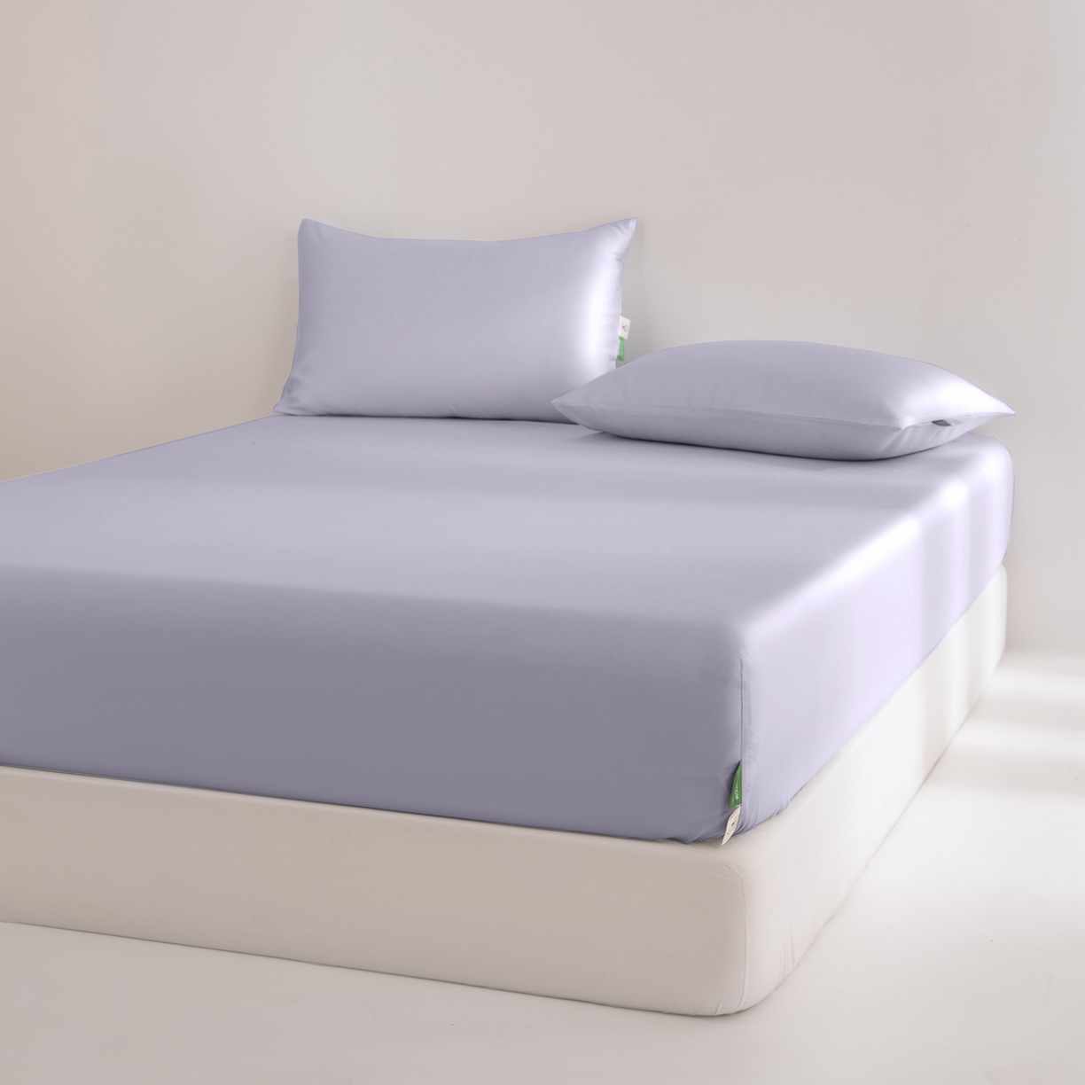 91家纺网 家纺一手货源 找家纺 眠博士 2026新款60S天丝莱赛尔纯色床笠-场景二 60S天丝床笠-迷香紫