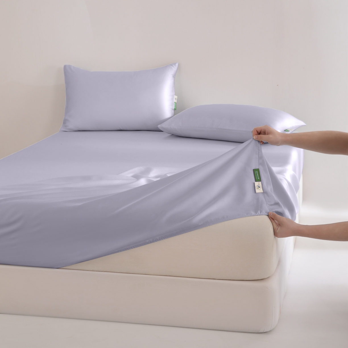 91家纺网 家纺一手货源 找家纺 眠博士 2026新款60S天丝莱赛尔纯色床笠-场景二 60S天丝床笠-迷香紫