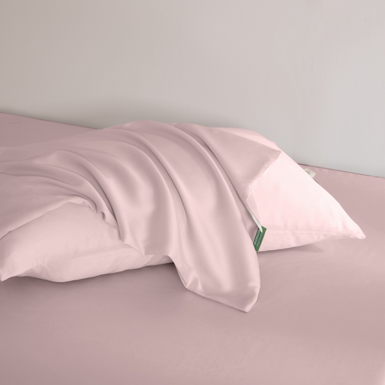 91家纺网 家纺一手货源 找家纺 眠博士 2026新款60S天丝莱赛尔纯色床笠-场景二 60S天丝床笠-藕粉