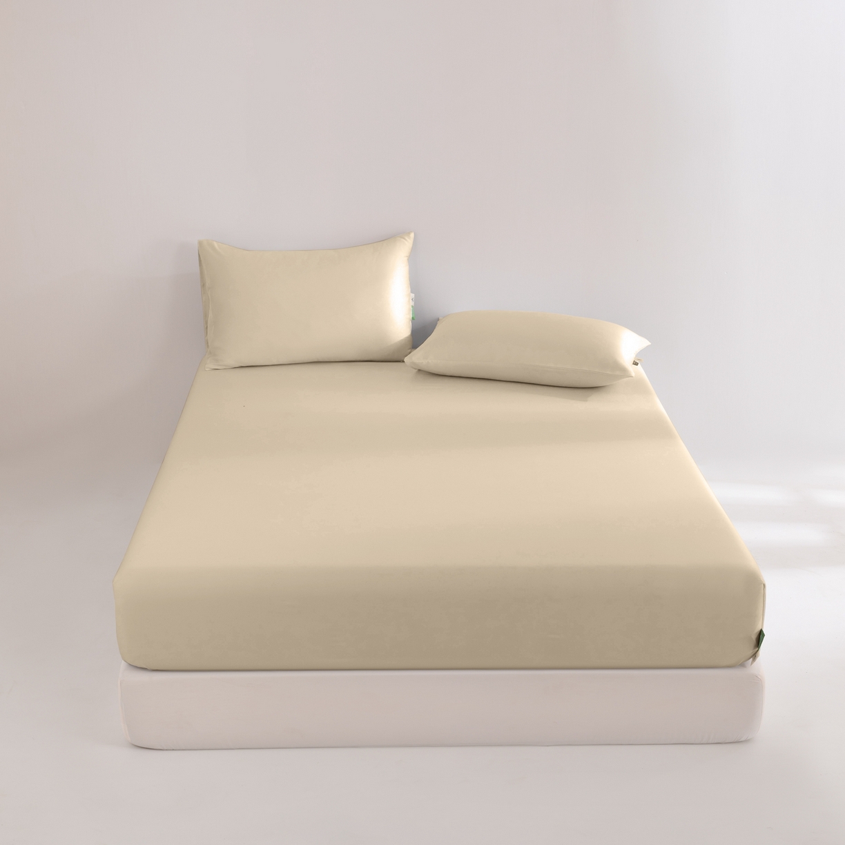 91家纺网 家纺一手货源 找家纺 眠博士 2026新款60S天丝莱赛尔纯色床笠-场景二 60S天丝床笠-浅茶色