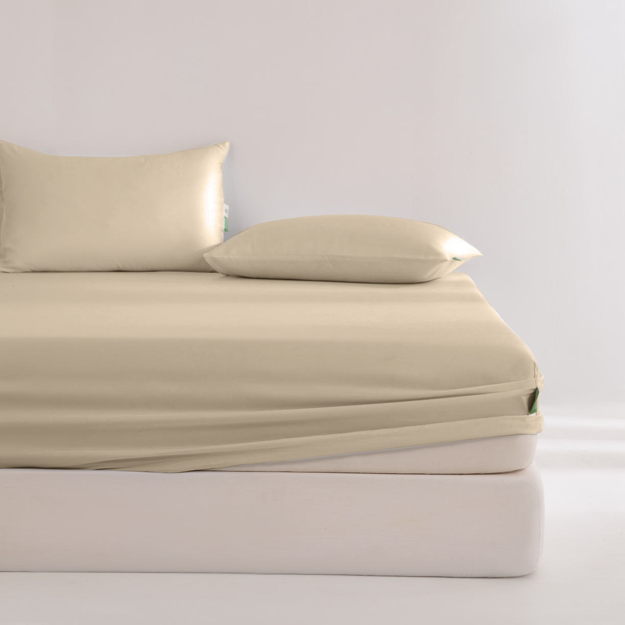 91家纺网 家纺一手货源 找家纺 眠博士 2026新款60S天丝莱赛尔纯色床笠-场景二 60S天丝床笠-浅茶色