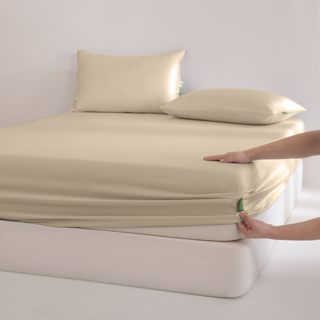 91家纺网 家纺一手货源 找家纺 眠博士 2026新款60S天丝莱赛尔纯色床笠-场景二 60S天丝床笠-浅茶色