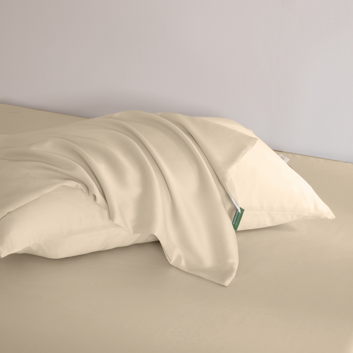 91家纺网 家纺一手货源 找家纺 眠博士 2026新款60S天丝莱赛尔纯色床笠-场景二 60S天丝床笠-浅茶色