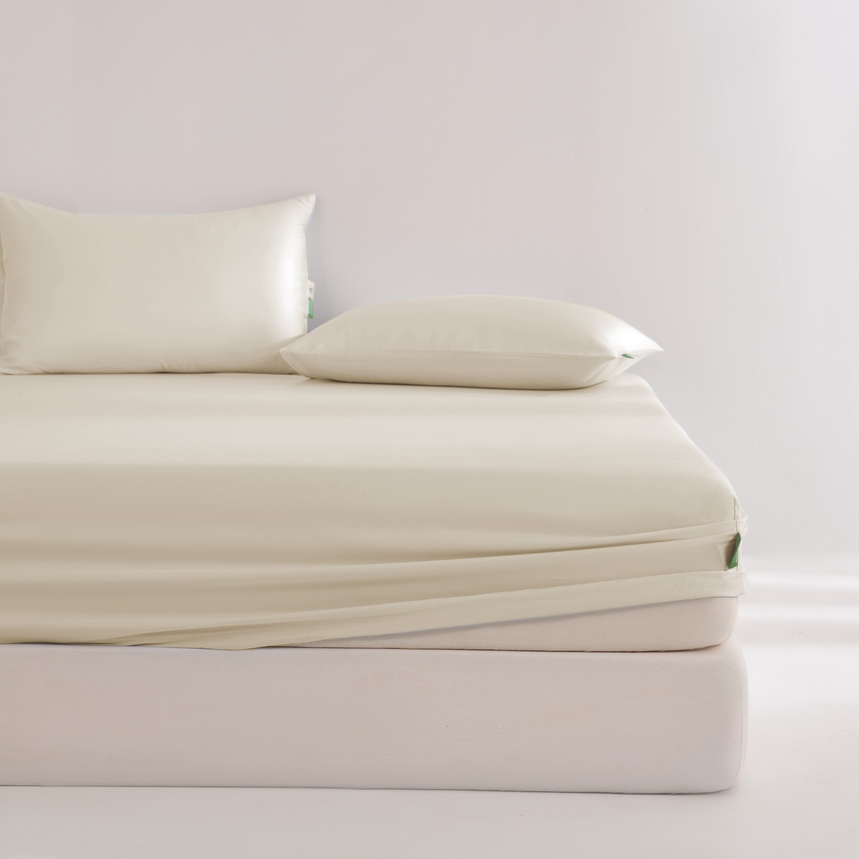 91家纺网 家纺一手货源 找家纺 眠博士 2026新款60S天丝莱赛尔纯色床笠-场景二 60S天丝床笠-云朵白