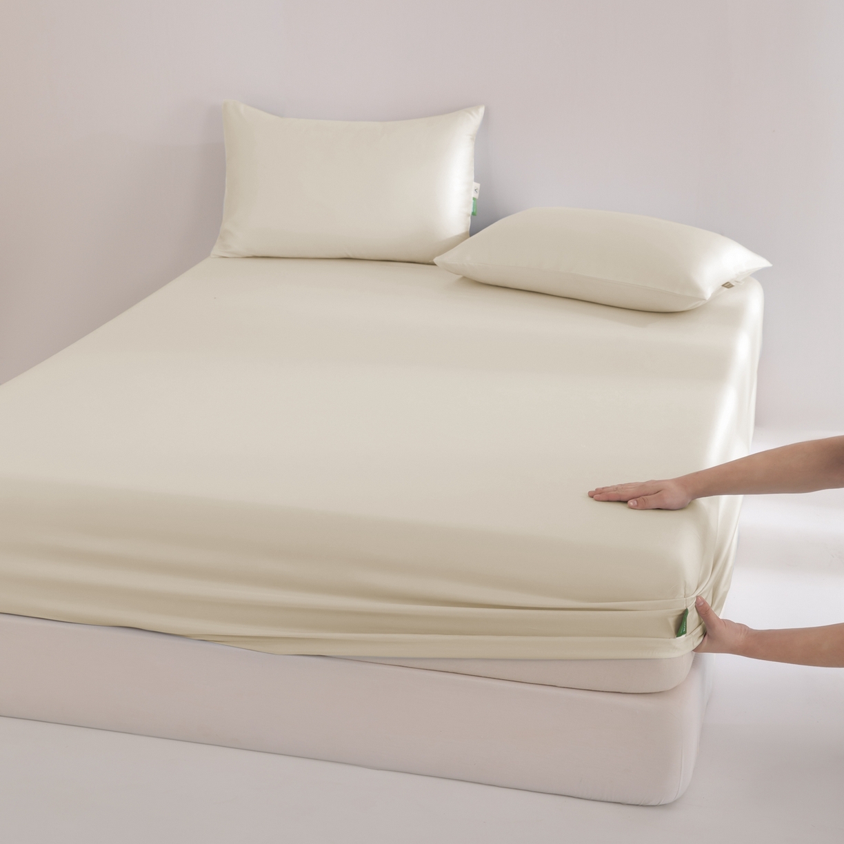 91家纺网 家纺一手货源 找家纺 眠博士 2026新款60S天丝莱赛尔纯色床笠-场景二 60S天丝床笠-云朵白