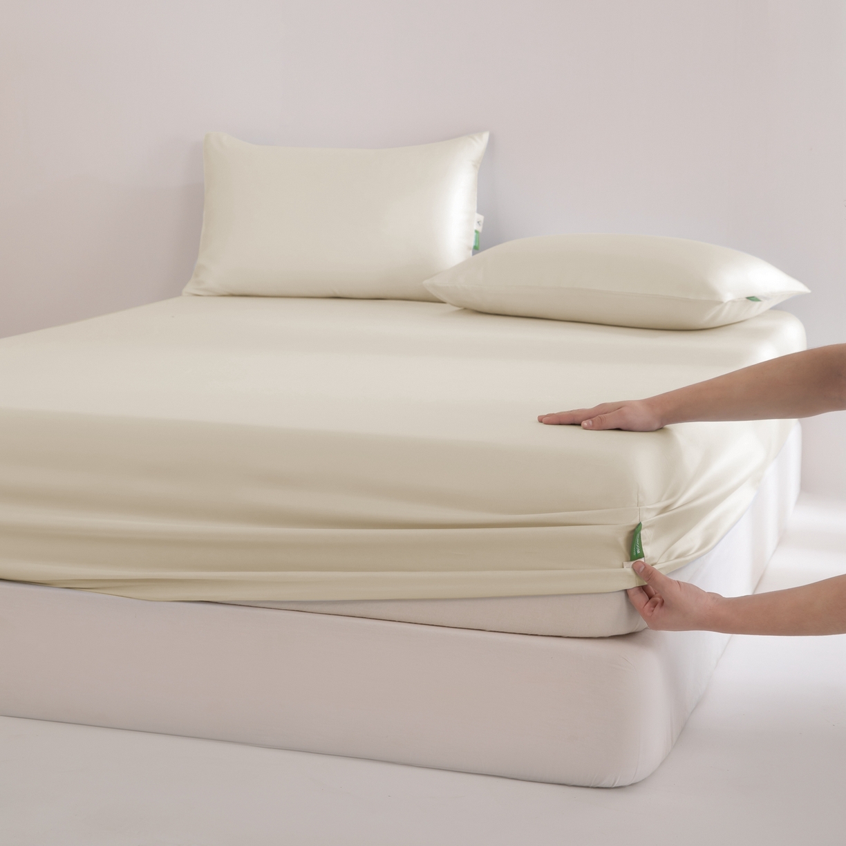 91家纺网 家纺一手货源 找家纺 眠博士 2026新款60S天丝莱赛尔纯色床笠-场景二 60S天丝床笠-云朵白