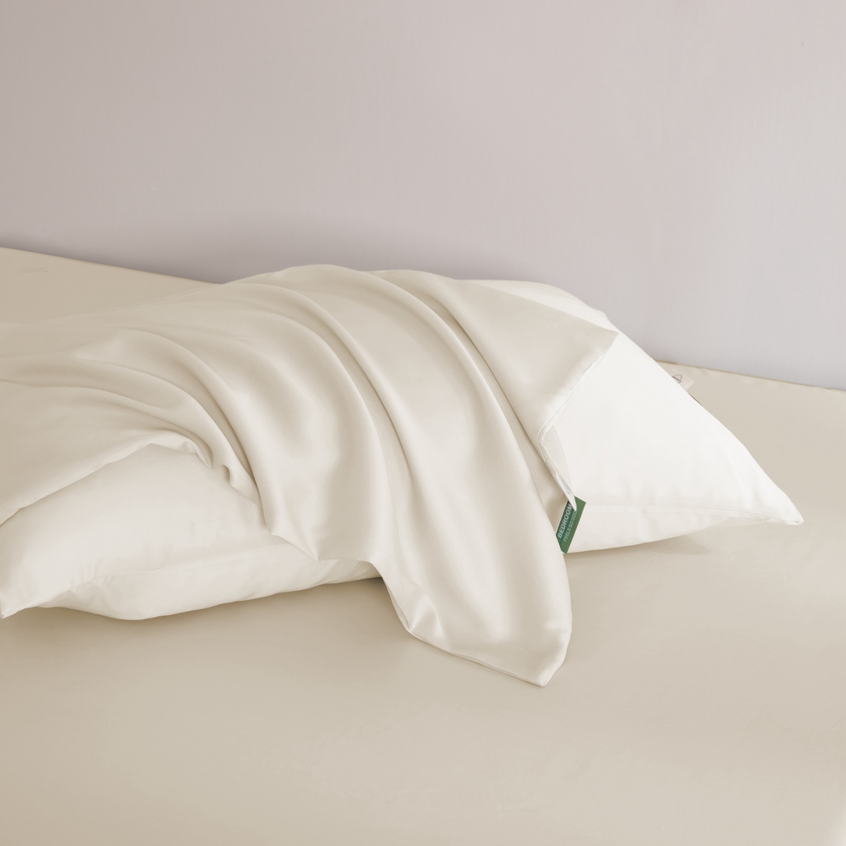 91家纺网 家纺一手货源 找家纺 眠博士 2026新款60S天丝莱赛尔纯色床笠-场景二 60S天丝床笠-云朵白