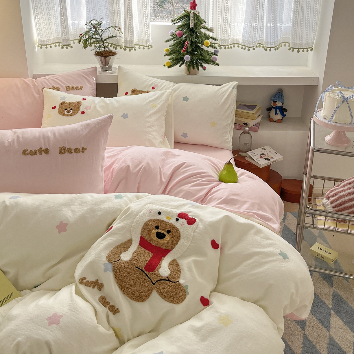 91家纺网 家纺一手货源 找家纺 桃心家居 2026新款A类亲肤舒适软糯云柔水洗棉少女卡通格子混搭毛巾绣水洗棉系列四件套 云柔水洗棉-印加绣猫咪熊