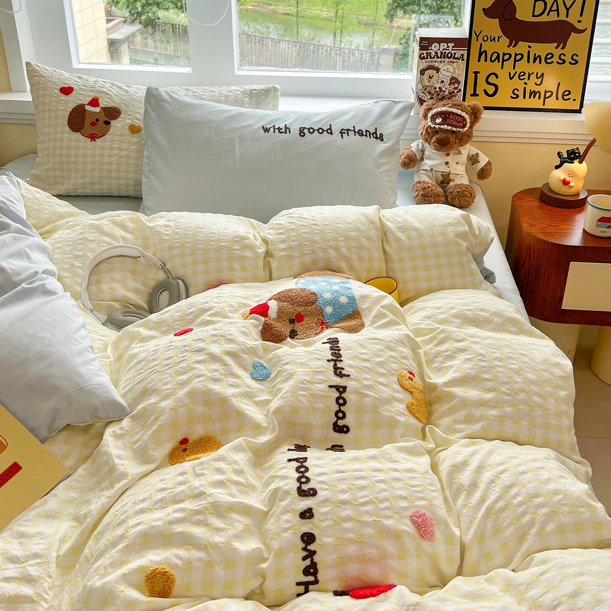 91家纺网 家纺一手货源 找家纺 桃心家居 2026新款A类亲肤舒适软糯云柔水洗棉少女卡通格子混搭毛巾绣水洗棉系列四件套 云柔水洗棉-毛巾绣美好小腊肠