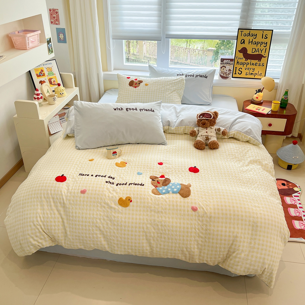 91家纺网 家纺一手货源 找家纺 桃心家居 2026新款A类亲肤舒适软糯云柔水洗棉少女卡通格子混搭毛巾绣水洗棉系列四件套 云柔水洗棉-毛巾绣美好小腊肠