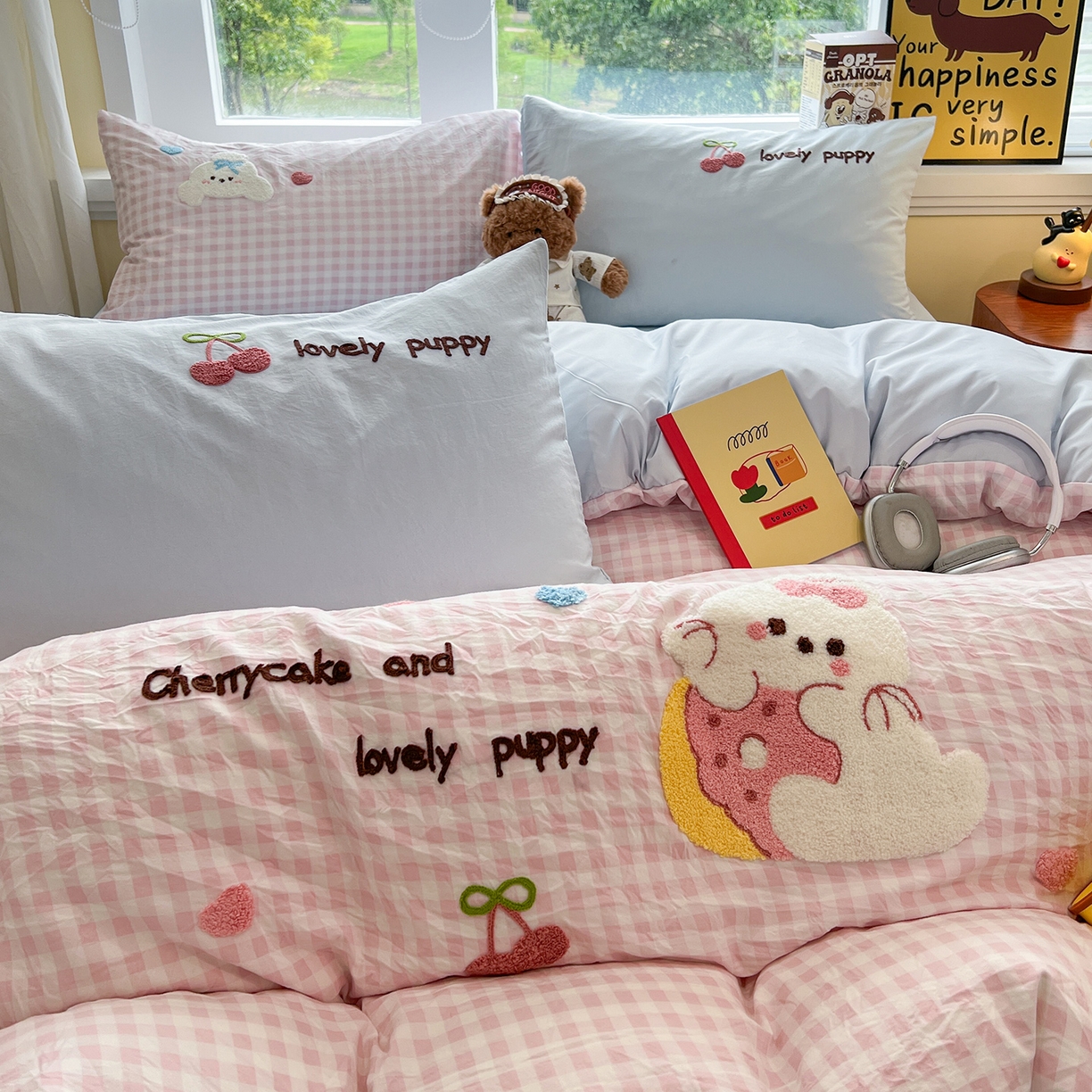 91家纺网 家纺一手货源 找家纺 桃心家居 2026新款A类亲肤舒适软糯云柔水洗棉少女卡通格子混搭毛巾绣水洗棉系列四件套 云柔水洗棉-毛巾绣樱桃小兔