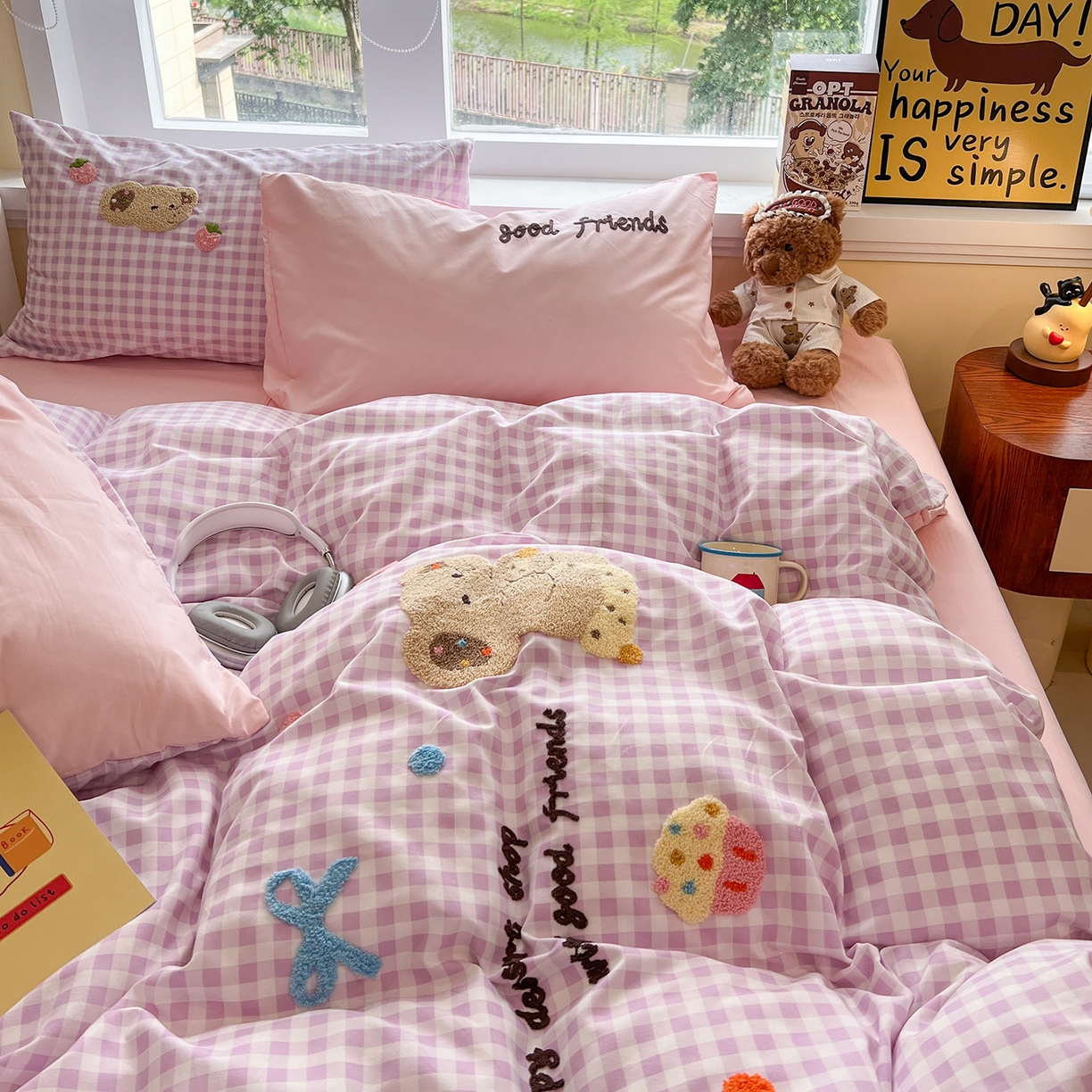 91家纺网 家纺一手货源 找家纺 桃心家居 2026新款A类亲肤舒适软糯云柔水洗棉少女卡通格子混搭毛巾绣水洗棉系列四件套 云柔水洗棉-毛巾绣草莓象