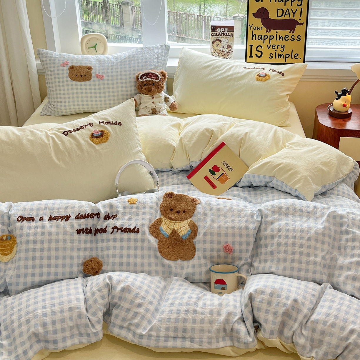 91家纺网 家纺一手货源 找家纺 桃心家居 2026新款A类亲肤舒适软糯云柔水洗棉少女卡通格子混搭毛巾绣水洗棉系列四件套 云柔水洗棉-毛巾绣甜品小熊