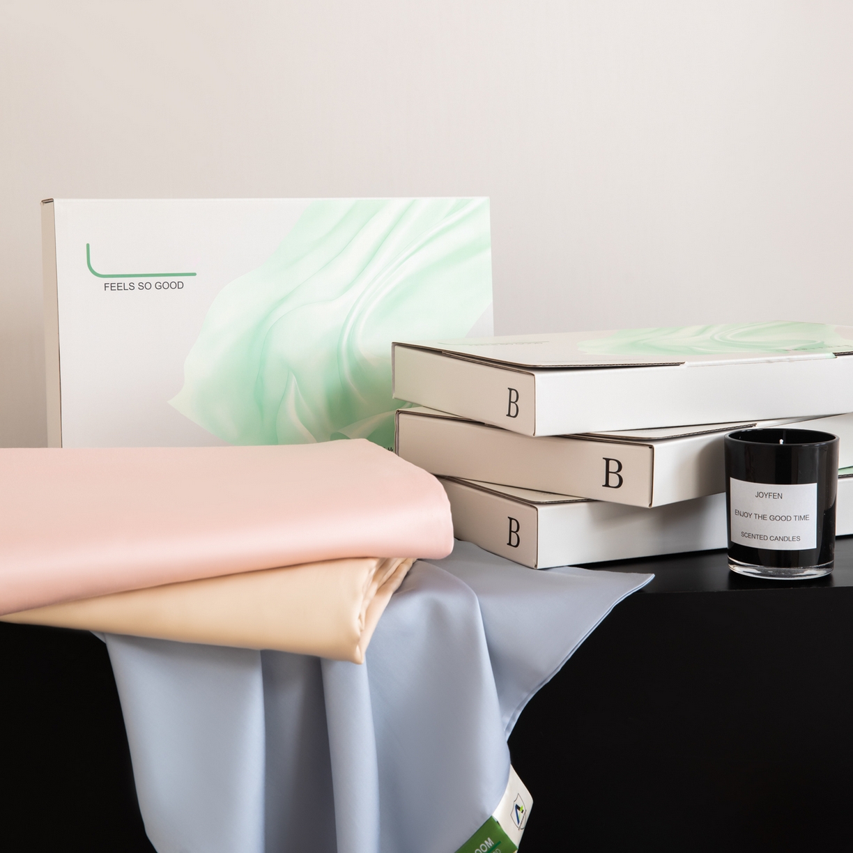 91家纺网 家纺一手货源 找家纺 眠博士 2026新款60S天丝莱赛尔纯色床笠-场景二 叠拍组合图-60S天丝