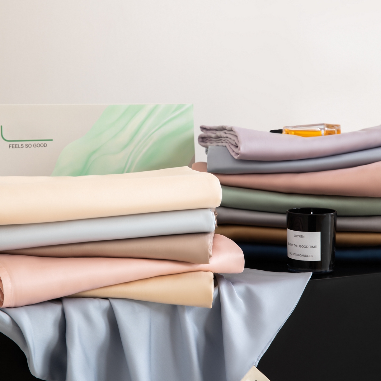 91家纺网 家纺一手货源 找家纺 眠博士 2026新款60S天丝莱赛尔纯色床笠-场景二 叠拍组合图-60S天丝