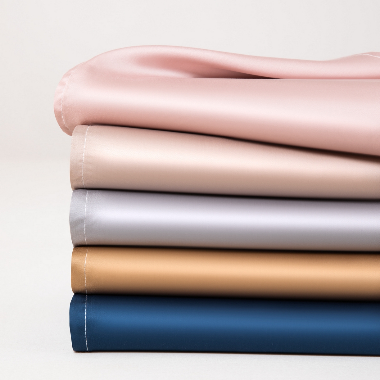 91家纺网 家纺一手货源 找家纺 眠博士 2026新款60S天丝莱赛尔纯色床笠-场景二 叠拍组合图-60S天丝