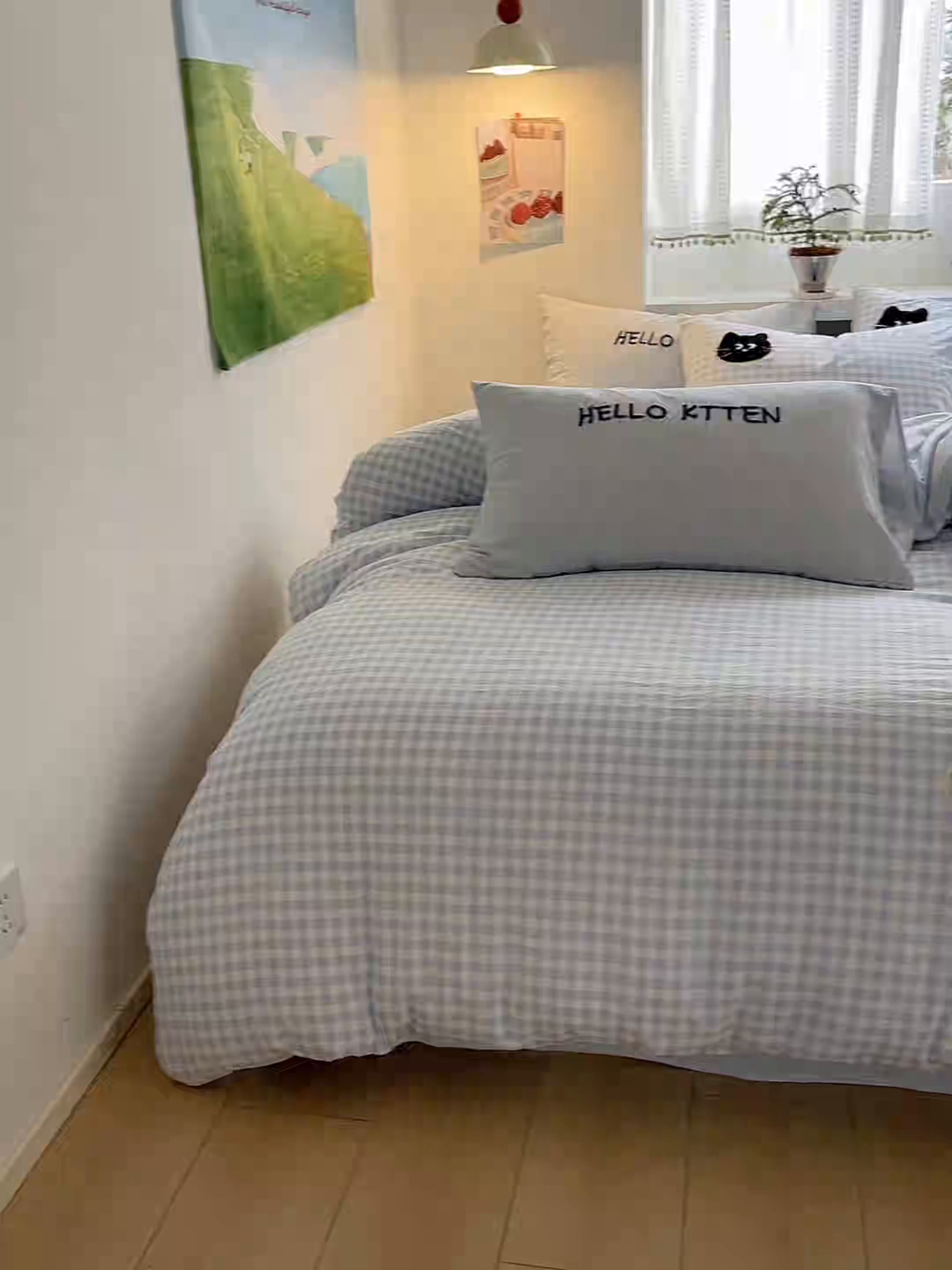 91家纺网 家纺一手货源 找家纺 桃心家居 2026新款A类亲肤舒适软糯云柔水洗棉少女卡通格子混搭毛巾绣水洗棉系列四件套 云柔水洗棉-印加绣蓝格黑小猫