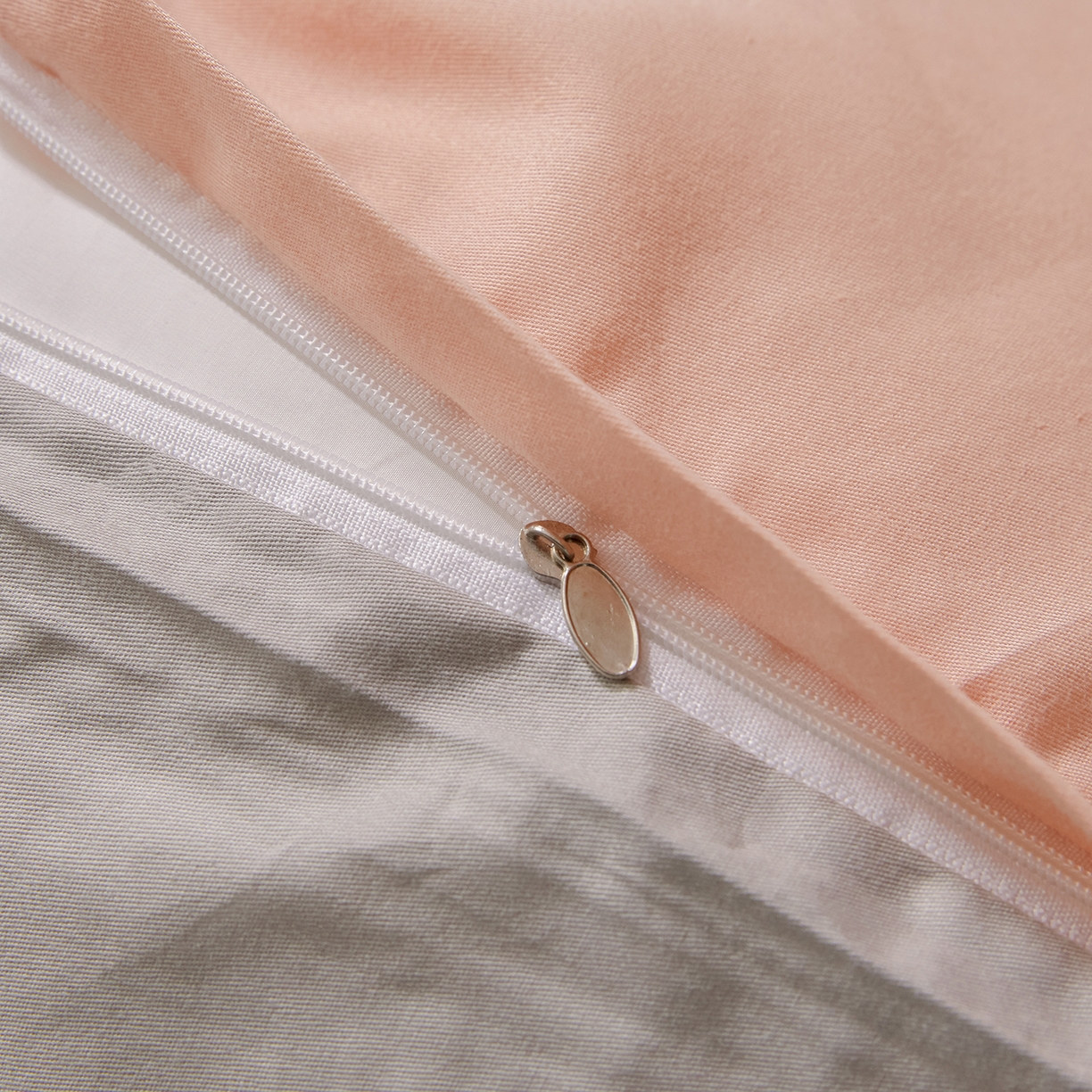 91家纺网 家纺一手货源 找家纺 寐眠 2026新款全棉纯棉纯色双拼四件套 珊瑚粉忆