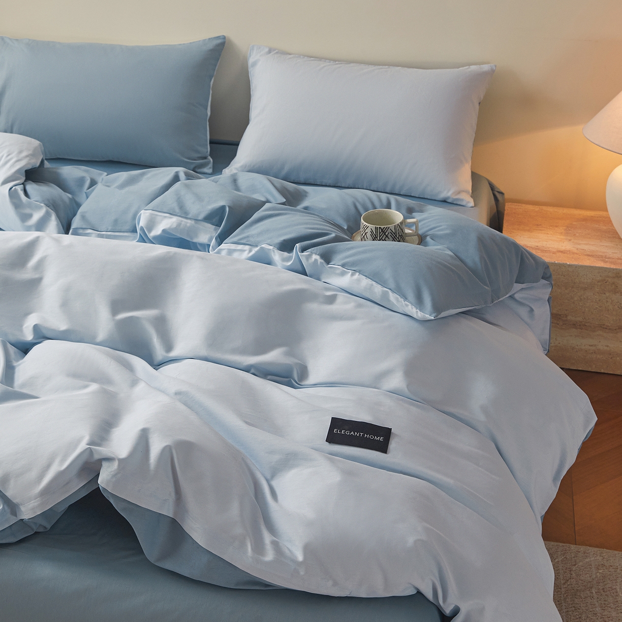 91家纺网 家纺一手货源 找家纺 寐眠 2026新款全棉纯棉纯色双拼四件套 浅蓝灰韵