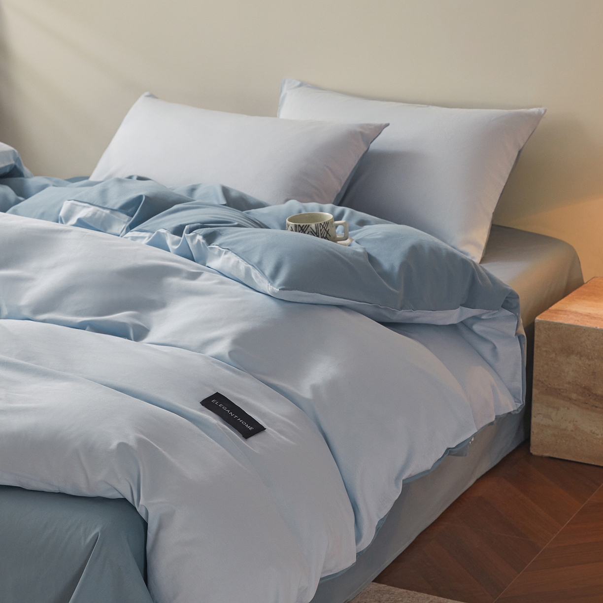 91家纺网 家纺一手货源 找家纺 寐眠 2026新款全棉纯棉纯色双拼四件套 浅蓝灰韵