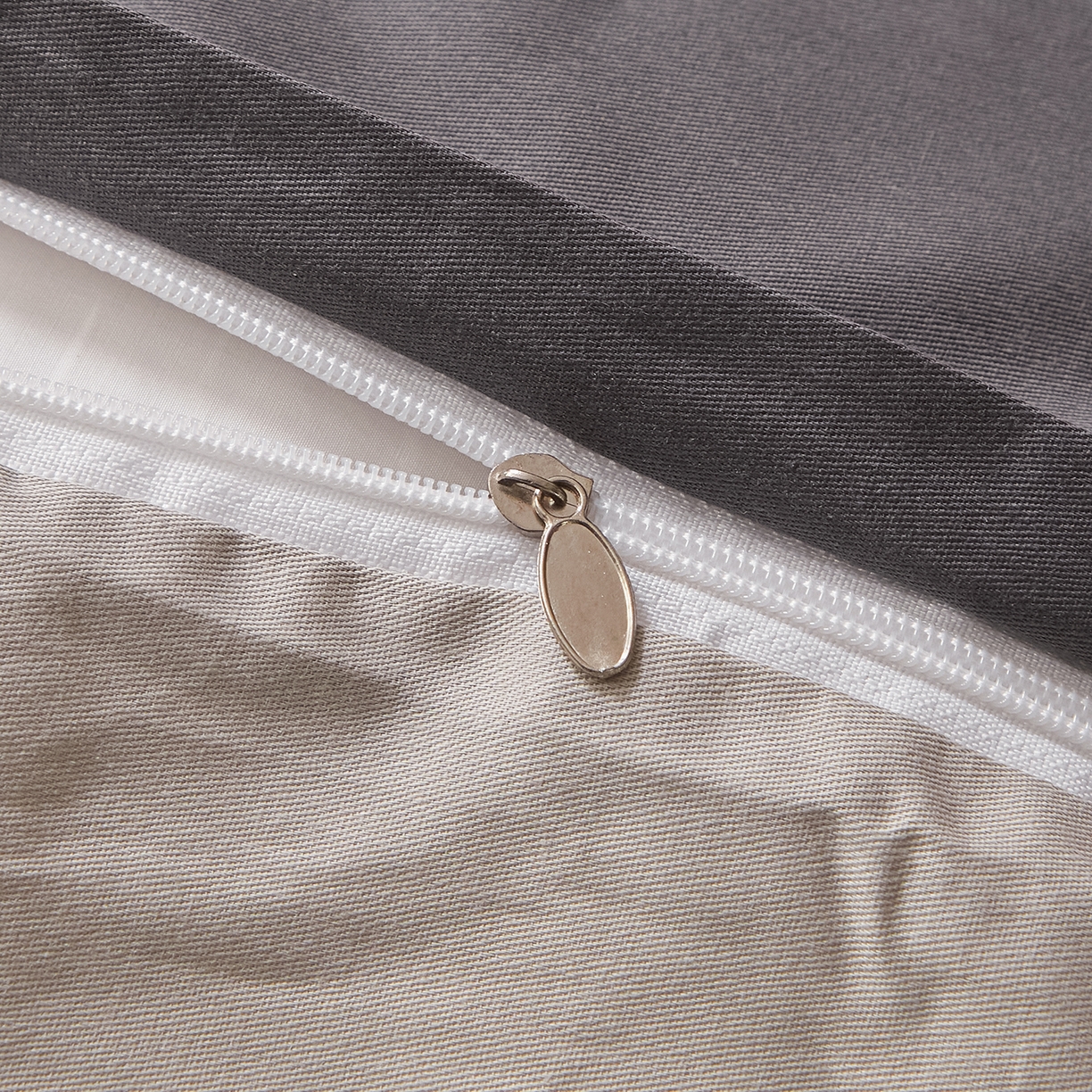 91家纺网 家纺一手货源 找家纺 寐眠 2026新款全棉纯棉纯色双拼四件套 灰调秘境