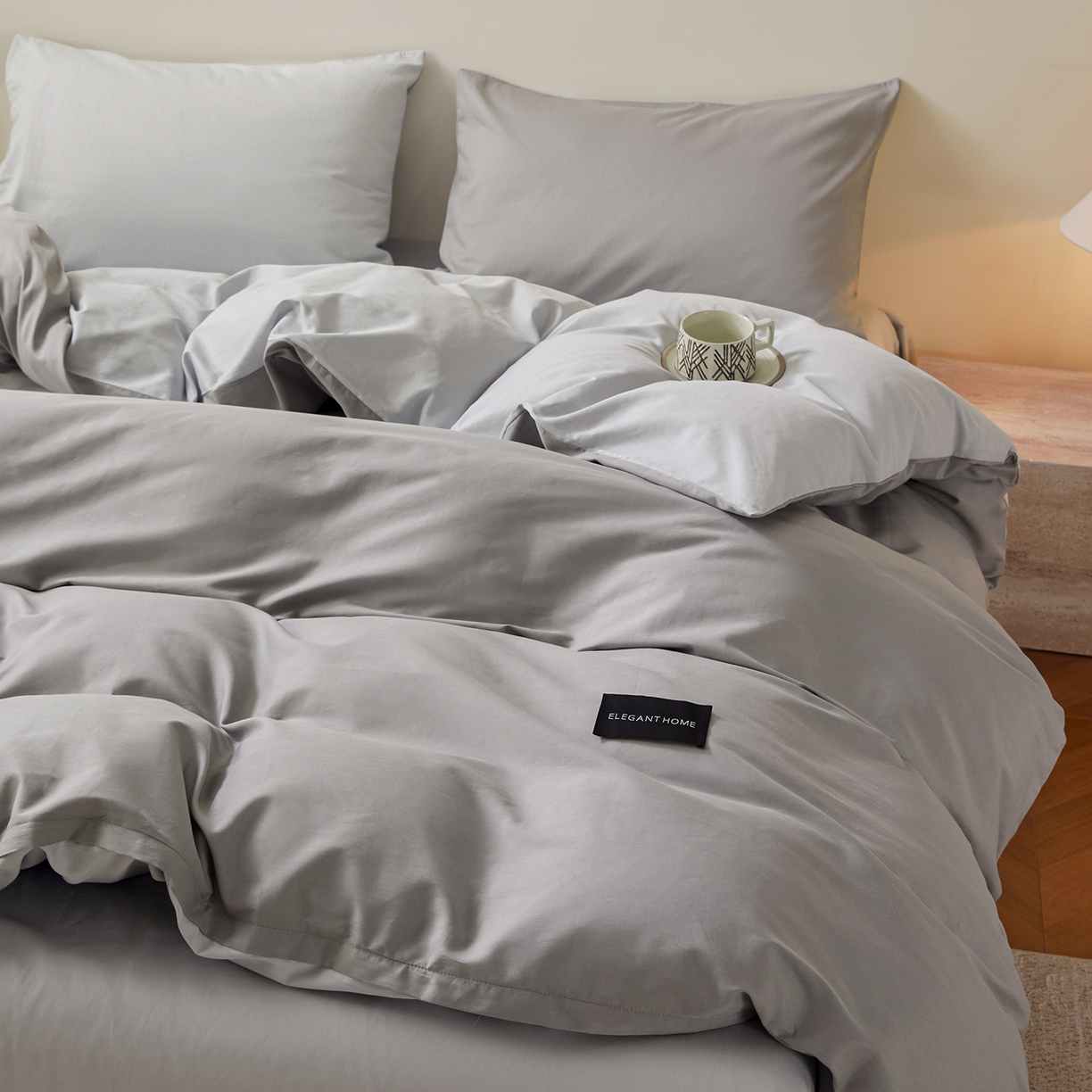 91家纺网 家纺一手货源 找家纺 寐眠 2026新款全棉纯棉纯色双拼四件套 浅灰素影