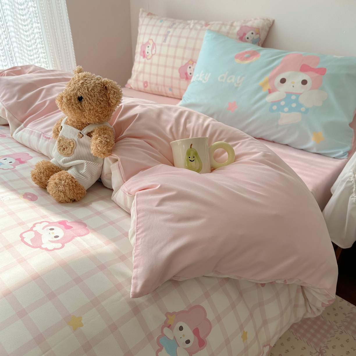 91家纺网 家纺一手货源 找家纺 桃心家居 2026新款A类亲肤舒适软糯云柔水洗棉数码印花混搭少女卡通奶乎乎系列四件套 云柔水洗棉-甜甜圈美蒂