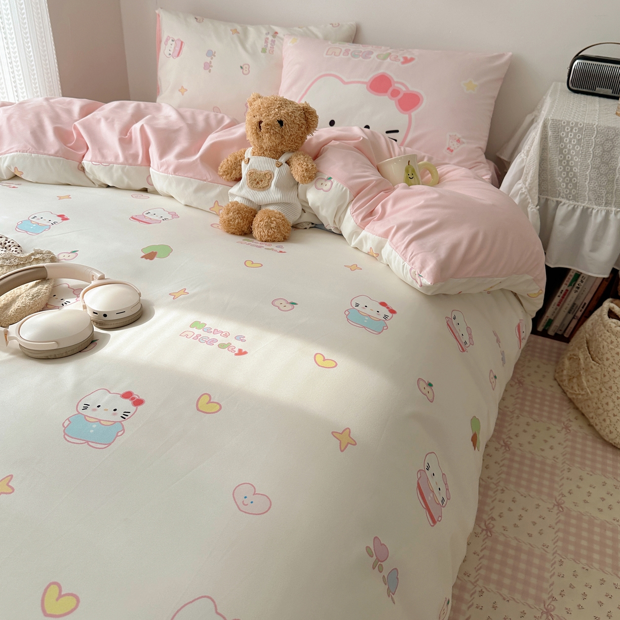 91家纺网 家纺一手货源 找家纺 桃心家居 2026新款A类亲肤舒适软糯云柔水洗棉数码印花混搭少女卡通奶乎乎系列四件套 云柔水洗棉-奶咖心愿猫