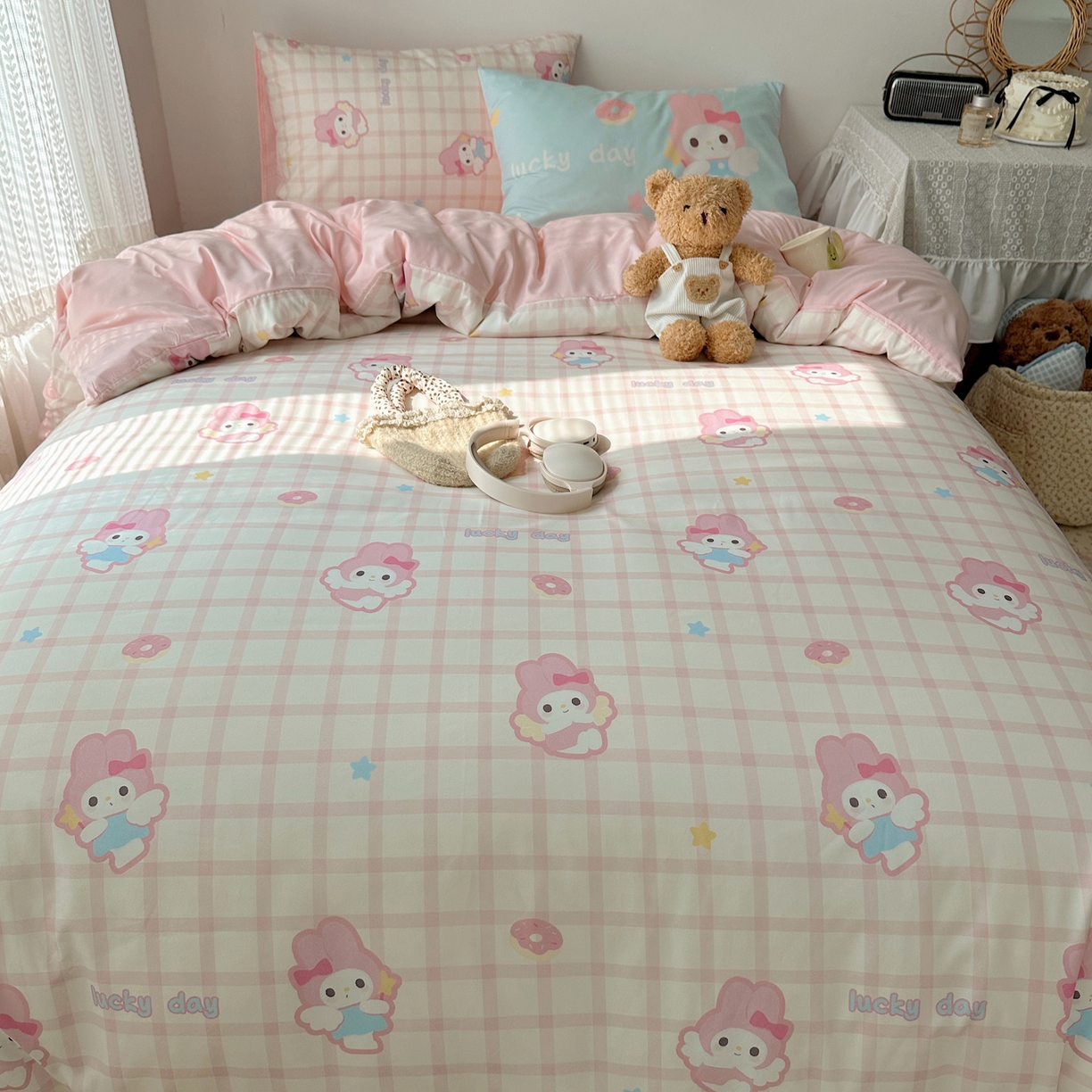 91家纺网 家纺一手货源 找家纺 桃心家居 2026新款A类亲肤舒适软糯云柔水洗棉数码印花混搭少女卡通奶乎乎系列四件套 云柔水洗棉-甜甜圈美蒂