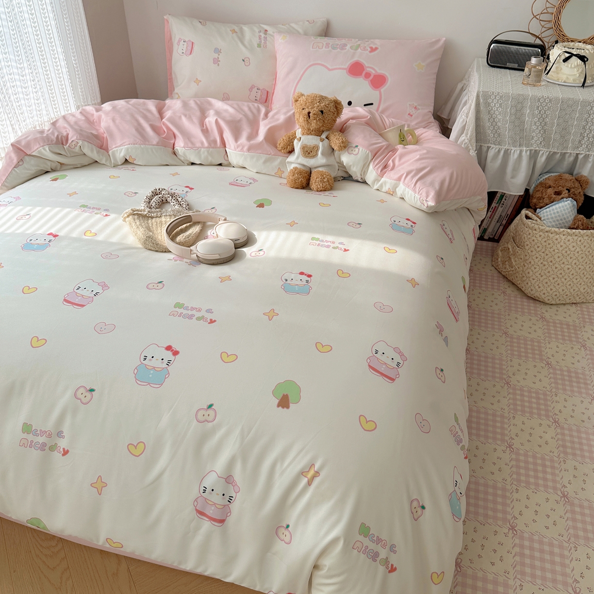 91家纺网 家纺一手货源 找家纺 桃心家居 2026新款A类亲肤舒适软糯云柔水洗棉数码印花混搭少女卡通奶乎乎系列四件套 云柔水洗棉-奶咖心愿猫