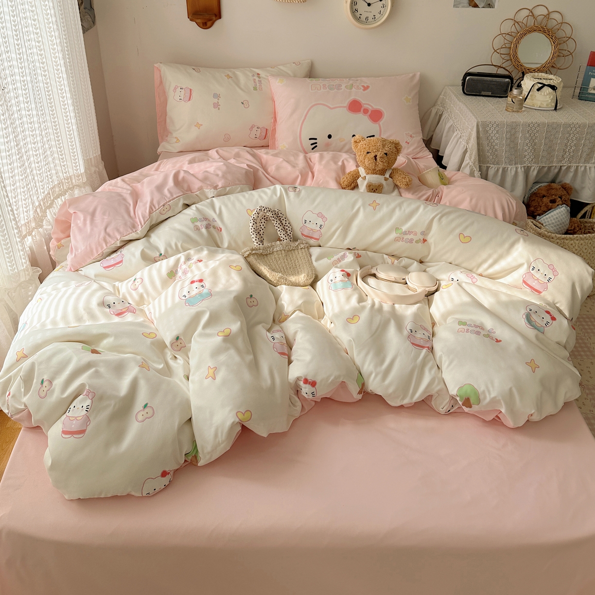 91家纺网 家纺一手货源 找家纺 桃心家居 2026新款A类亲肤舒适软糯云柔水洗棉数码印花混搭少女卡通奶乎乎系列四件套 云柔水洗棉-奶咖心愿猫