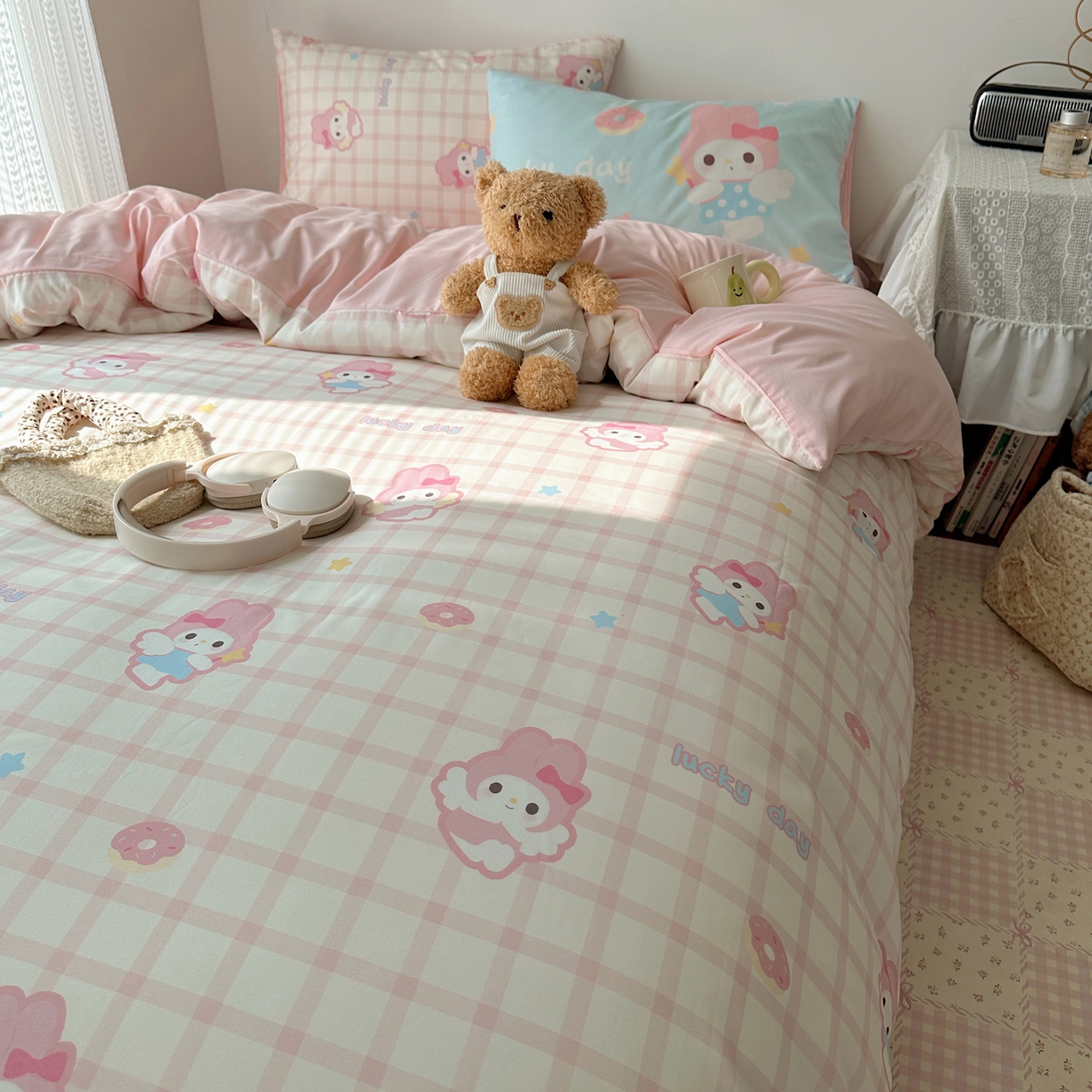 91家纺网 家纺一手货源 找家纺 桃心家居 2026新款A类亲肤舒适软糯云柔水洗棉数码印花混搭少女卡通奶乎乎系列四件套 云柔水洗棉-甜甜圈美蒂