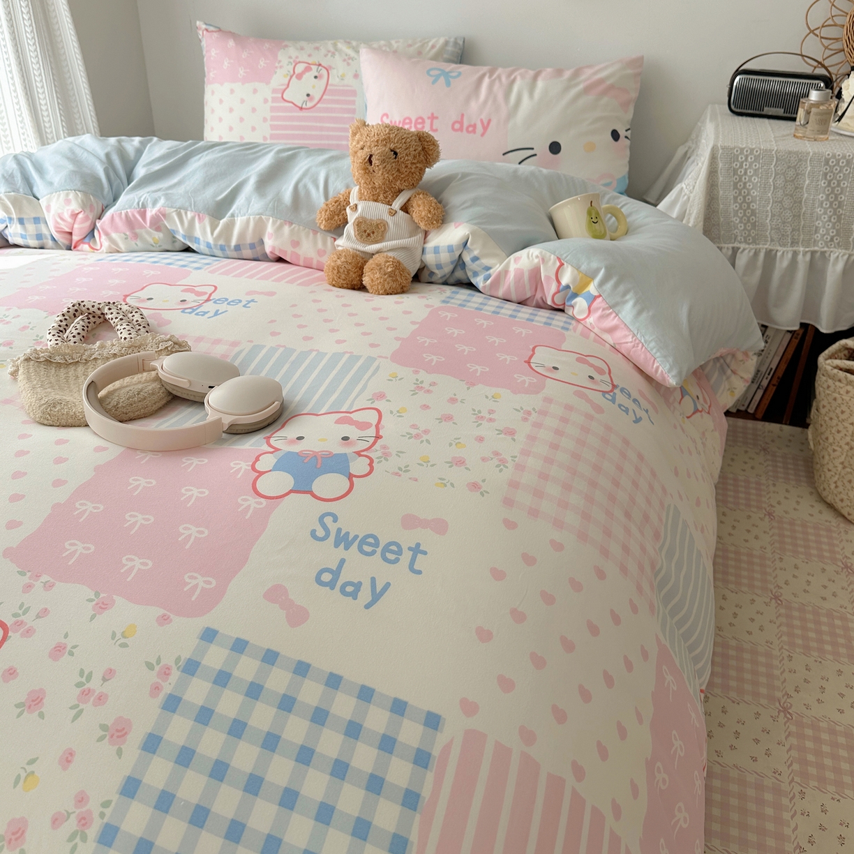 91家纺网 家纺一手货源 找家纺 桃心家居 2026新款A类亲肤舒适软糯云柔水洗棉数码印花混搭少女卡通奶乎乎系列四件套 云柔水洗棉-甜甜布偶猫