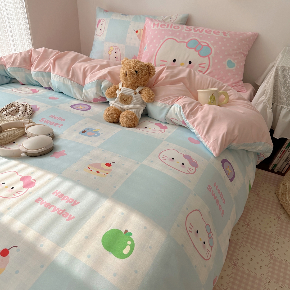 91家纺网 家纺一手货源 找家纺 桃心家居 2026新款A类亲肤舒适软糯云柔水洗棉数码印花混搭少女卡通奶乎乎系列四件套 云柔水洗棉-甜心蓝格猫