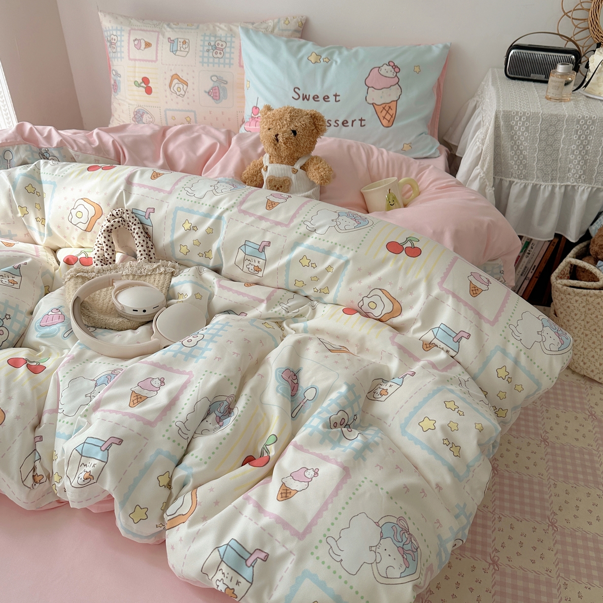91家纺网 家纺一手货源 找家纺 桃心家居 2026新款A类亲肤舒适软糯云柔水洗棉数码印花混搭少女卡通奶乎乎系列四件套 云柔水洗棉-混搭甜品屋